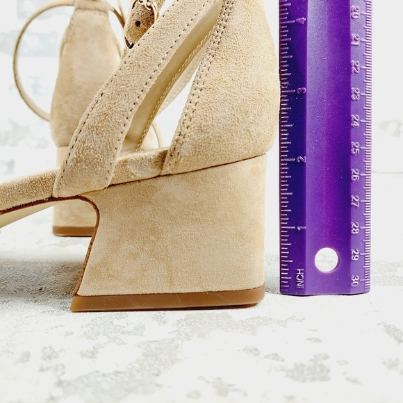 NEW Sam Edelman Tan Ankle Strap Buckle Low Block Heel Sandals W17 - Picture 9 of 14